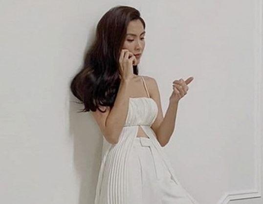 Thần thái 'không phải dạng vừa' của Tăng Thanh Hà trong ảnh chụp lén