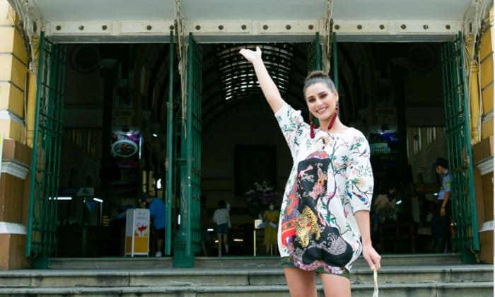 Miss Earth 2020 dạo chợ Bến Thành