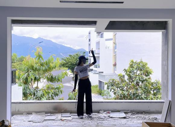 Vợ Phan Mạnh Quỳnh khoe cận cảnh cơ ngơi sắp hoàn thành, chia sẻ về việc đi lên từ hai bàn tay trắng